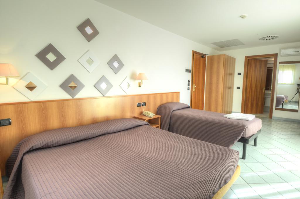 ליגננו סביאדורו Hotel Alisei חדר תמונה